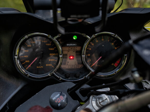 2006 Suzuki V-Strom 1000, чёрный, 450000 рублей - вид 4