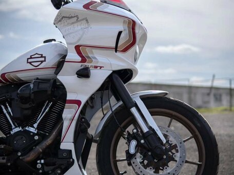 2024 Harley-Davidson Low Rider ST, белый, 2650000 рублей, вид 3