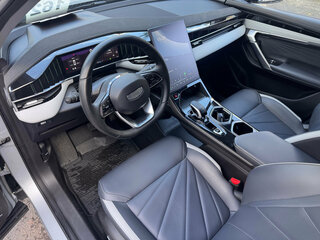 2024 Geely Atlas II, серый, 2599000 рублей, вид 4