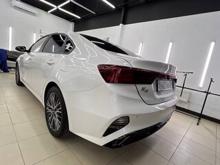 2024 Kia K3 II Рестайлинг, белый, 2900000 рублей, вид 3