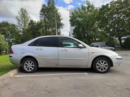 2005 Ford Focus I Рестайлинг, серебристый, 210000 рублей, вид 3