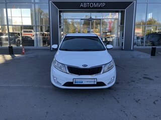 2014 Kia Rio 4-speed III, белый, 840000 рублей, вид 3