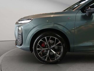 2025 Audi Q3 TFSI III (FJ), зелёный, 6675000 рублей, вид 5