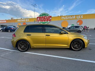 2018 Volkswagen Golf VII Рестайлинг, коричневый, 1850000 рублей, вид 4