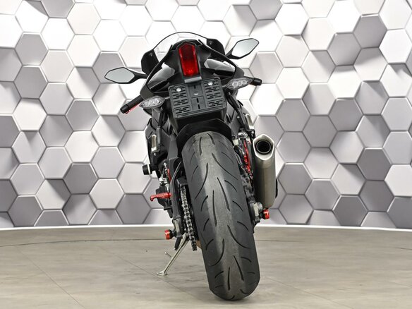 2016 Yamaha YZF-R1, чёрный, 1199000 рублей - вид 5