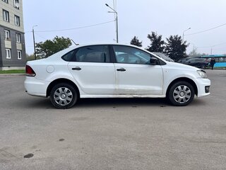 2017 Volkswagen Polo V Рестайлинг, белый, 450000 рублей, вид 4