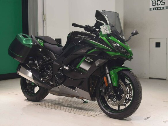 2021 Kawasaki Ninja 1000 SX, чёрный - вид 2