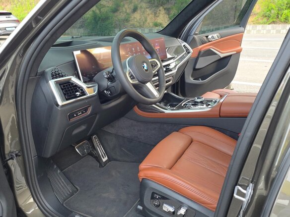2025 BMW X7 40i I (G07) Рестайлинг, зелёный, 12290032 рублей - вид 6