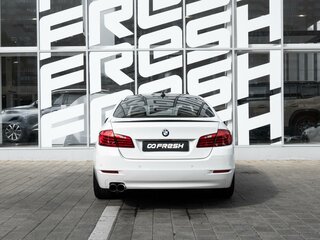 2013 BMW 5 серии 528i xDrive VI (F10/F11/F07) Рестайлинг, белый, 2100000 рублей, вид 4