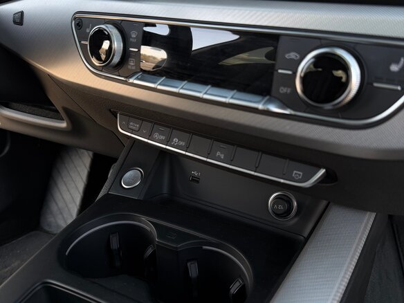 2020 Audi A4 40 TFSI V (B9) Рестайлинг, синий, 3290000 рублей - вид 19