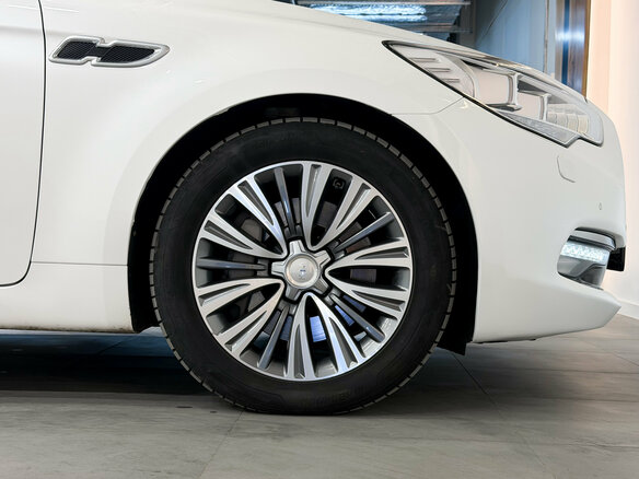 2017 Kia Quoris I Ресталинг 2, белый, 2650000 рублей - вид 25