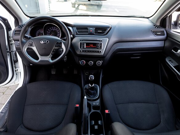 2016 Kia Rio III Рестайлинг, белый, 795000 рублей - вид 15