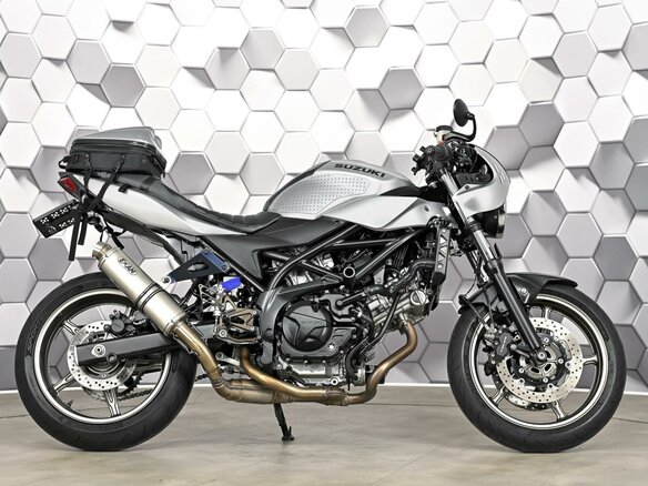 2023 Suzuki SV 650, серебристый, 677000 рублей - вид 2