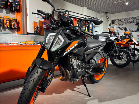 2026 KTM 790 Duke, чёрный, 1150000 рублей, вид 3