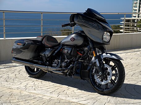2025 Harley-Davidson CVO Street Glide, серый, 4350000 рублей, вид 1