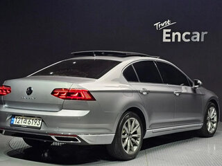 2022 Volkswagen Passat B8 Рестайлинг, серебристый, 2100000 рублей, вид 2