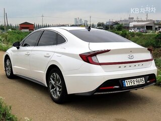 2022 Hyundai Sonata VIII (DN8), белый, 2180000 рублей, вид 3