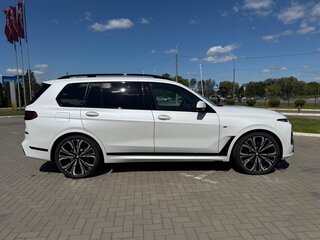 2025 BMW X7 40d I (G07) Рестайлинг, белый, 14858340 рублей, вид 5