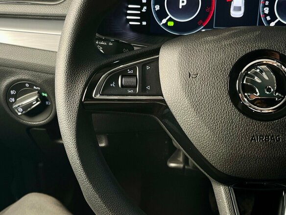 2025 Skoda Superb III Рестайлинг, чёрный, 3100000 рублей - вид 15