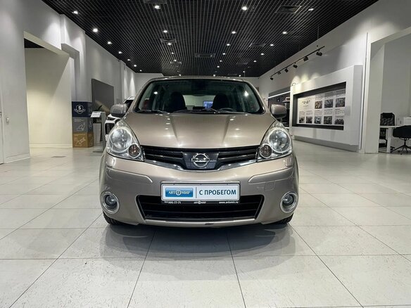 2013 Nissan Note I Рестайлинг, коричневый, 890000 рублей - вид 1