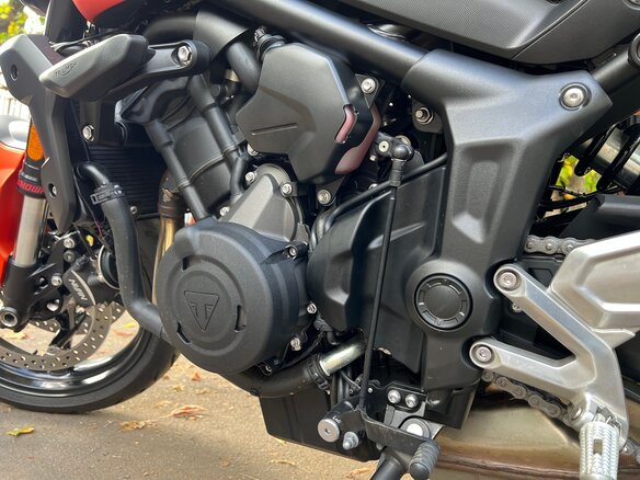 2022 Triumph Trident 660, оранжевый, 870000 рублей - вид 16