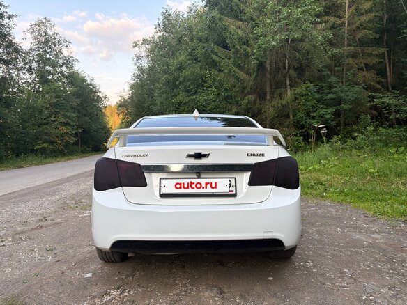 2011 Chevrolet Cruze I, белый, 600000 рублей - вид 5