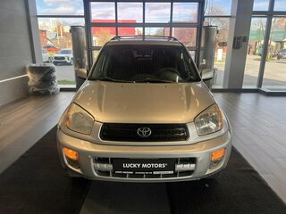 2002 Toyota RAV4 II (XA20), серебристый, 595000 рублей, вид 2
