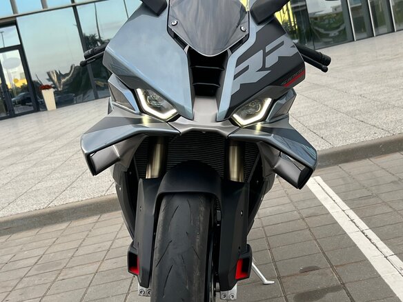 2025 BMW S 1000 RR, серый, 2100000 рублей - вид 3