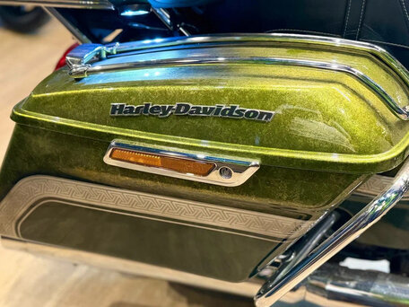 2017 Harley-Davidson CVO Limited, зелёный, 2850000 рублей, вид 4