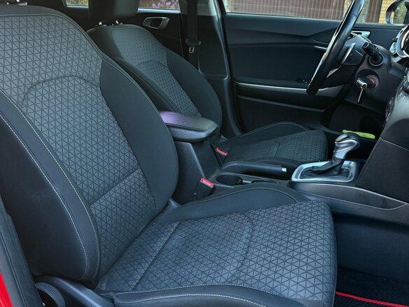 2018 Kia Ceed III, красный, 1560000 рублей - вид 9