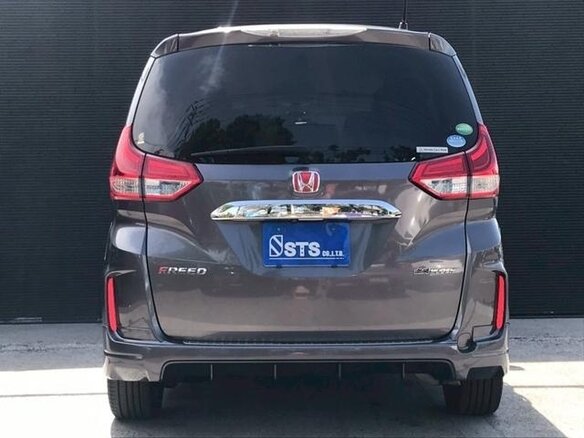 2017 Honda Freed II, серый, 1220000 рублей - вид 5