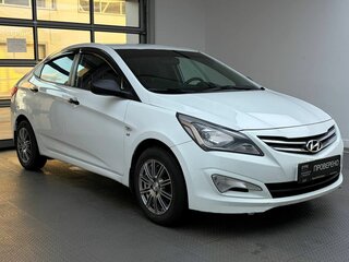 2014 Hyundai Solaris I Рестайлинг, белый, 840000 рублей, вид 3