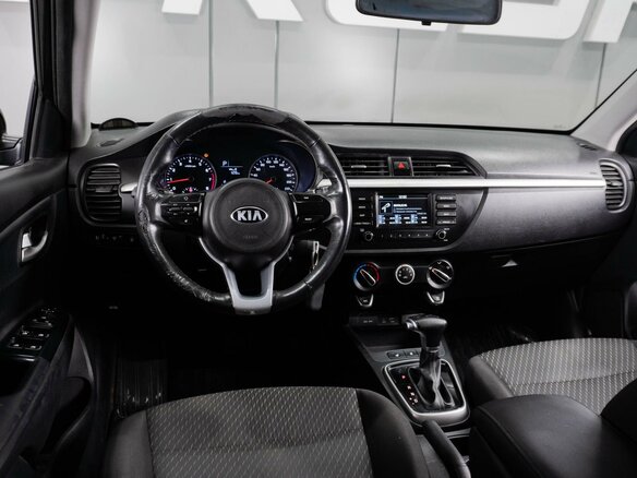 2019 Kia Rio IV, чёрный, 1249000 рублей - вид 5