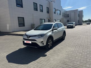 2018 Toyota RAV4 IV (XA40) Рестайлинг, белый, 2090000 рублей, вид 1