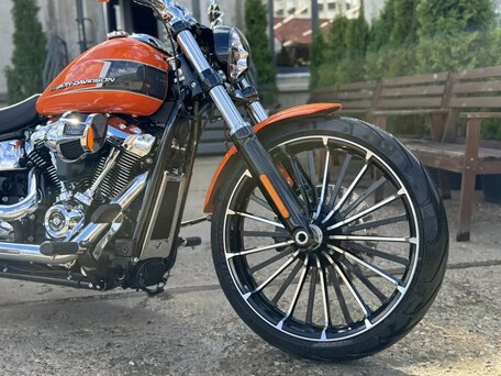 2023 Harley-Davidson Breakout, оранжевый, 2240000 рублей, вид 5