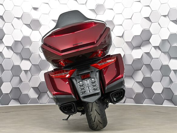 2025 Honda GL 1800 Gold Wing, красный - вид 5