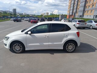 2011 Volkswagen Polo V, белый, 425000 рублей, вид 4