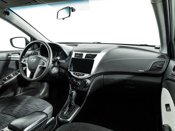 2016 Hyundai Solaris I Рестайлинг, серебристый, 899700 рублей - вид 8