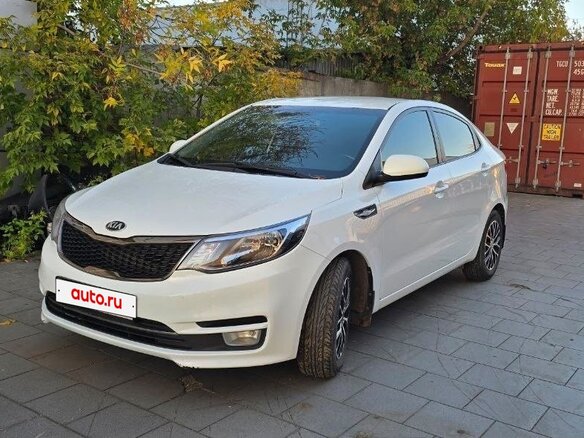 2015 Kia Rio III Рестайлинг, белый, 1100000 рублей