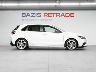2019 Hyundai i30 N Line III Рестайлинг, белый, 2100000 рублей, вид 4