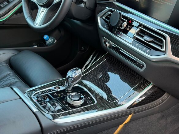 2022 BMW X7 40i I (G07), белый, 9099000 рублей - вид 15