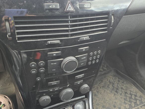 2008 Opel Astra H Рестайлинг, серый, 400000 рублей - вид 11