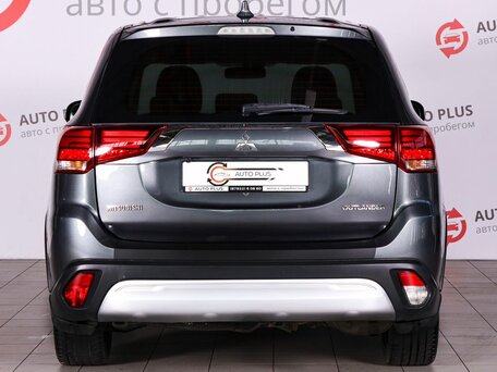 2018 Mitsubishi Outlander III Рестайлинг 2, серый, 1559000 рублей, вид 4