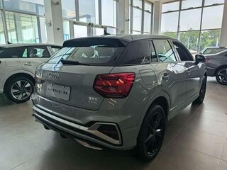2026 Audi Q2 L 35 TFSI I Рестайлинг, серебристый, 3520000 рублей, вид 4