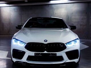 2019 BMW M8 Competition I (F91/F92/F93), белый, 8400000 рублей, вид 3