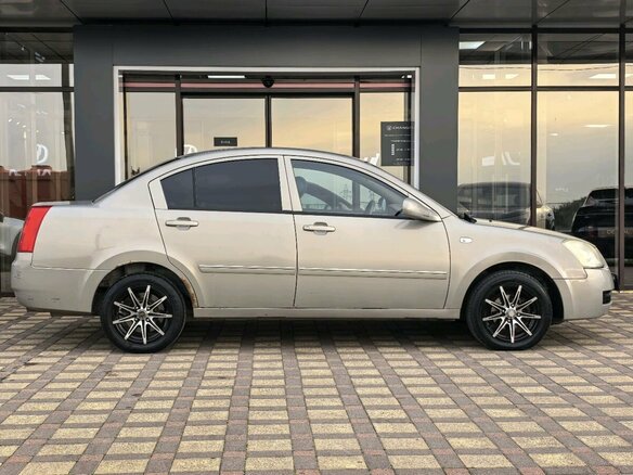 2010 Vortex Estina I, бежевый, 240000 рублей - вид 3