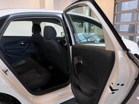 2012 Volkswagen Polo V, белый, 389000 рублей - вид 14