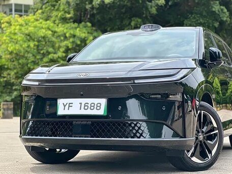 2026 Toyota bZ3X 50 kWh, чёрный, 2650000 рублей, вид 5
