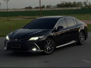 2022 Toyota Camry VIII (XV70) Рестайлинг, чёрный, 3420000 рублей, вид 1