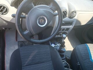 2011 Renault Sandero I, красный, 490000 рублей, вид 5